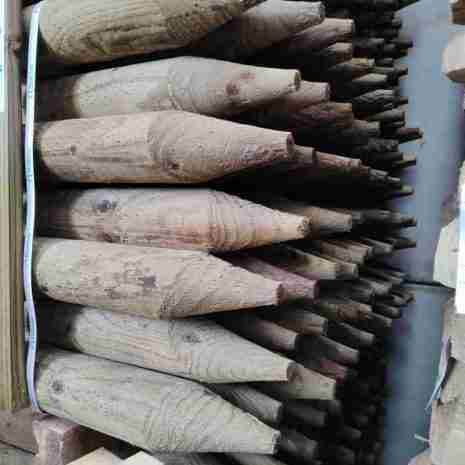 88mm x 88mm Machined Timber Rounds - Uniform Size, Smooth Surface for Various Projects